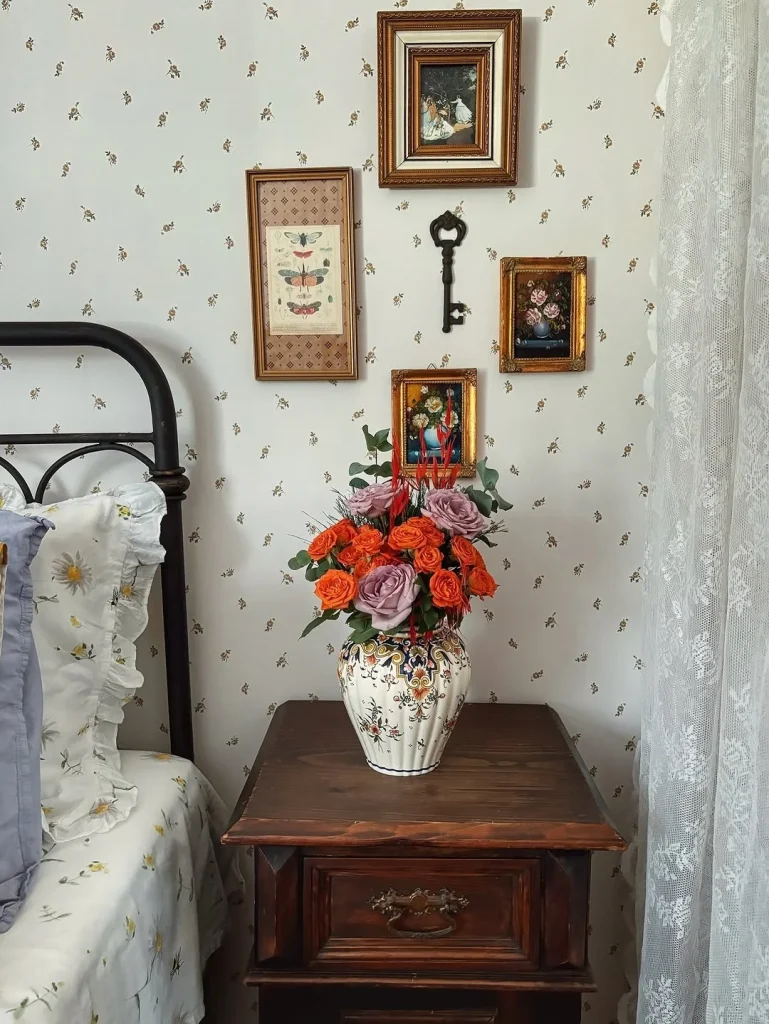 Cozy Side Table Ideas for Bedrooms
