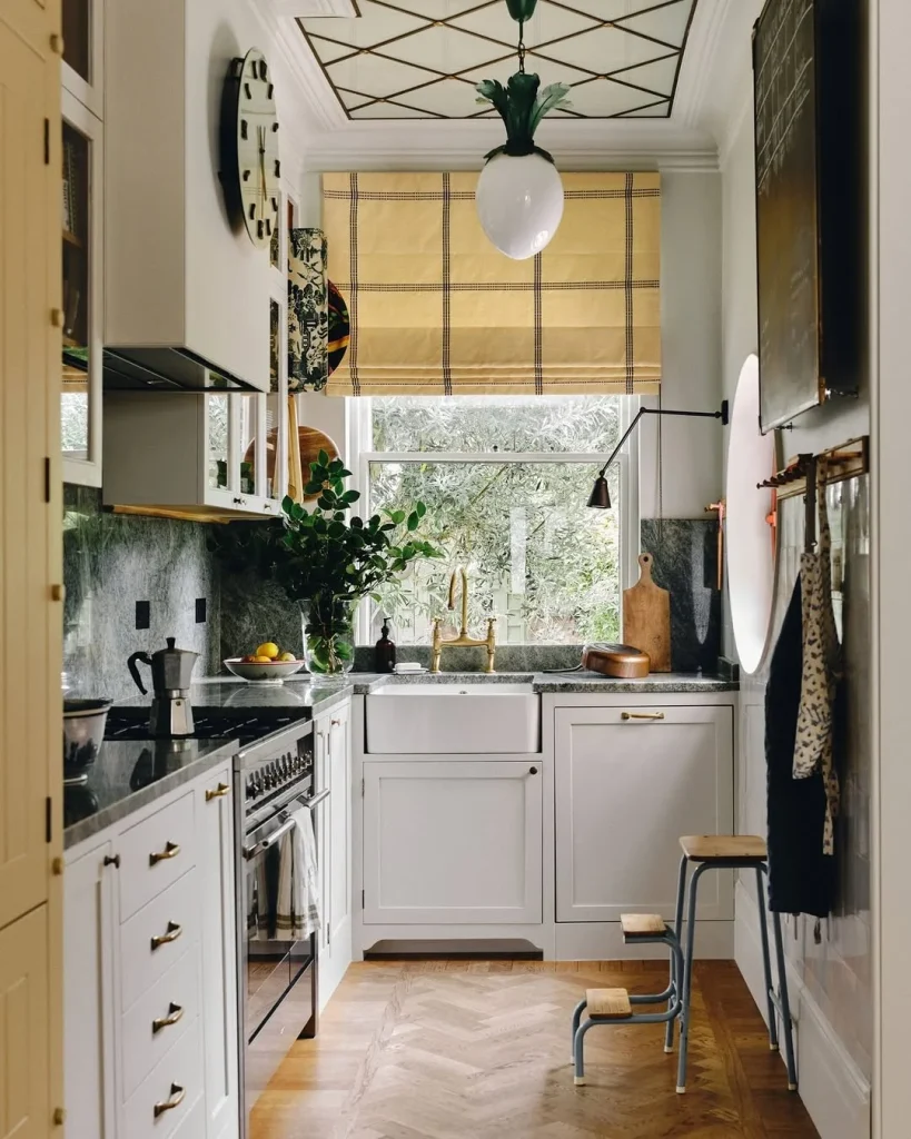 Modern kitchen decor