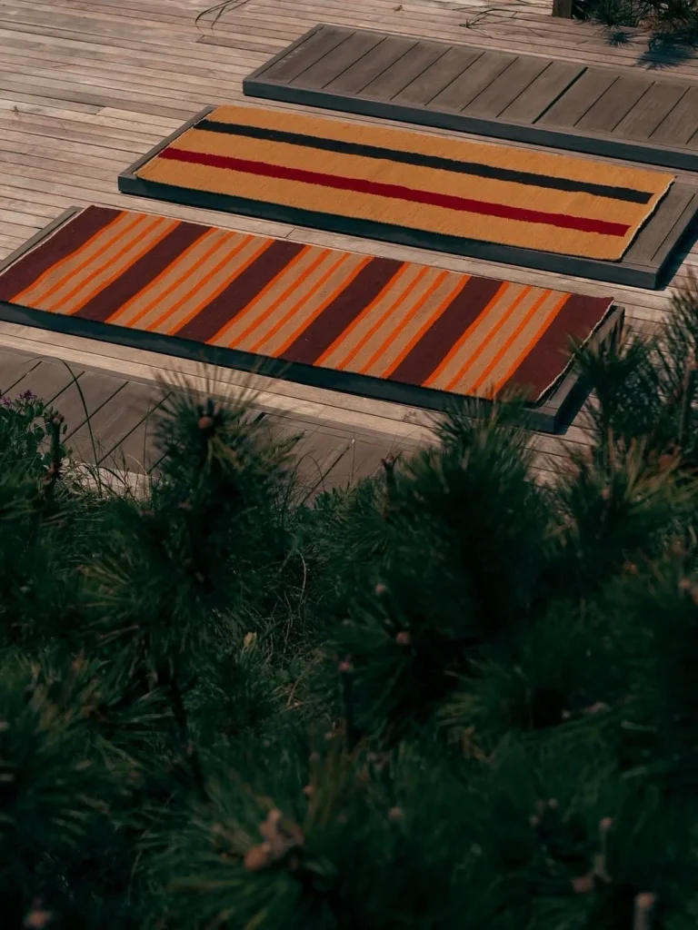 Vintage-inspired home rug