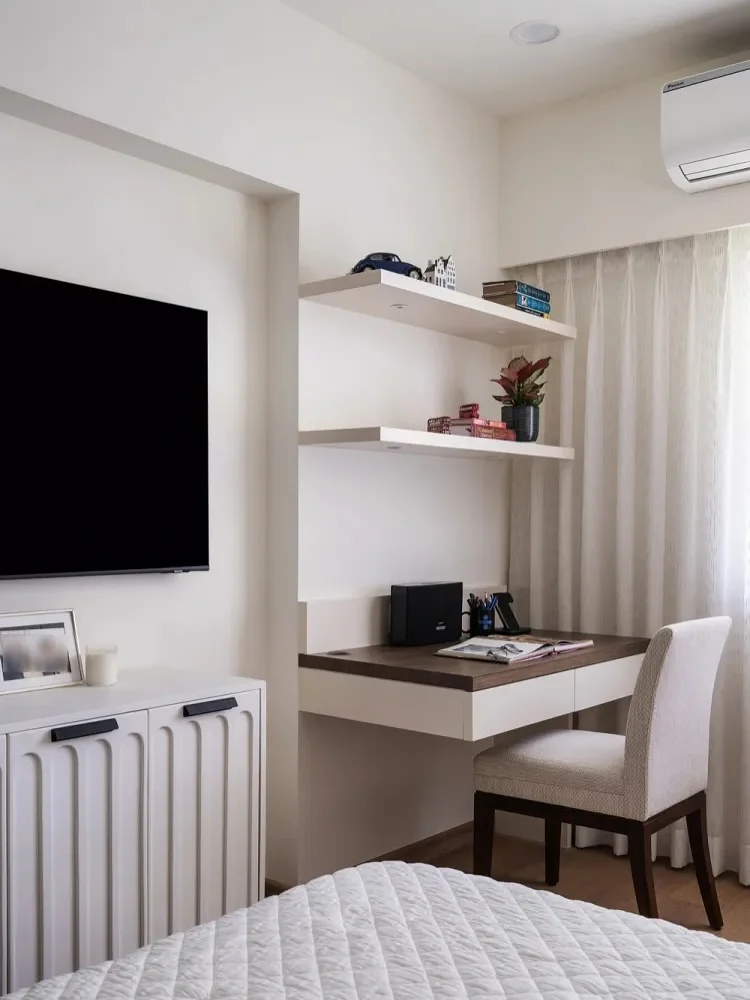 Minimalist study table