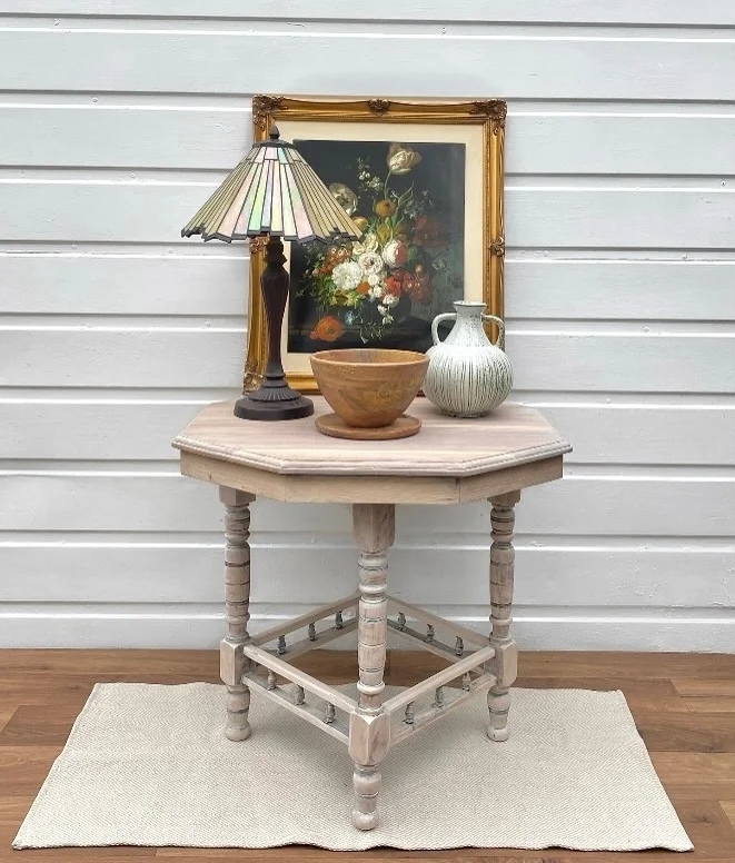 Beautiful Side Table Decor Trends