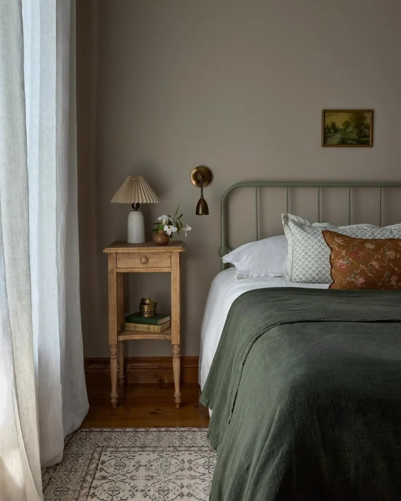 Crystal table lamp sparkling in an elegant entryway setup.