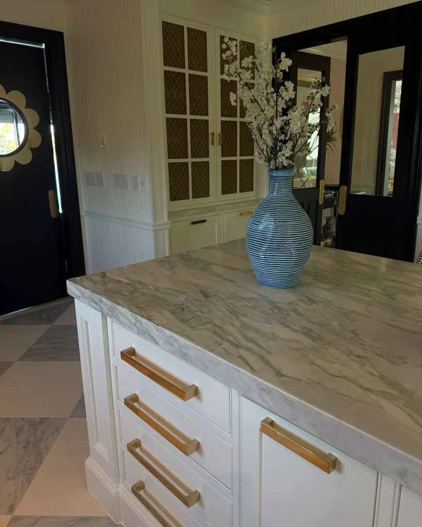 Minimalist Countertop Styling