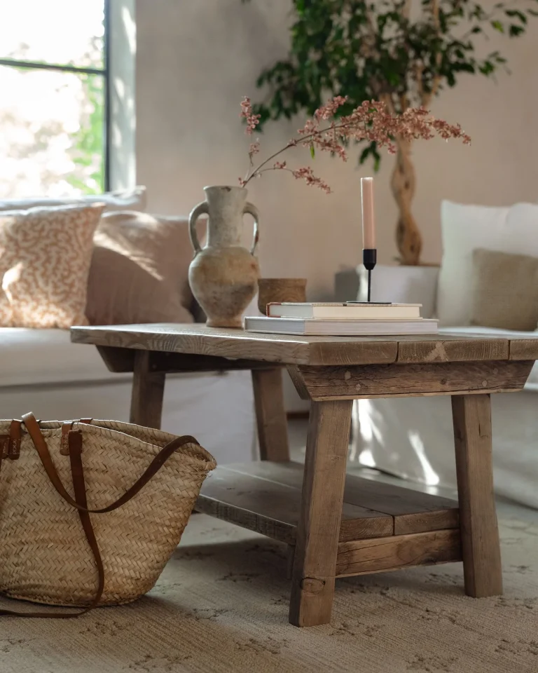 Chic Coffee Table Decor Ideas